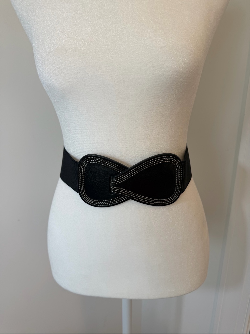 J.McLaughlin figure 8 waist belt Sz S/M